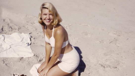 “Sylvia Plath: Dentro de la campana de cristal”: La historia detrás de su única novela de ficción