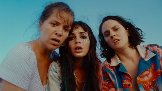La irreverente y salvaje “Las chicas del balcón”, de Noémie Merlant, llega a Filmin el 30 de mayo