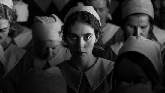 La chica de la aguja