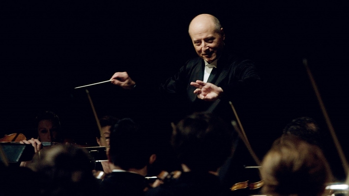 Järvi dirige Mozart, Sibelius y Hayden
