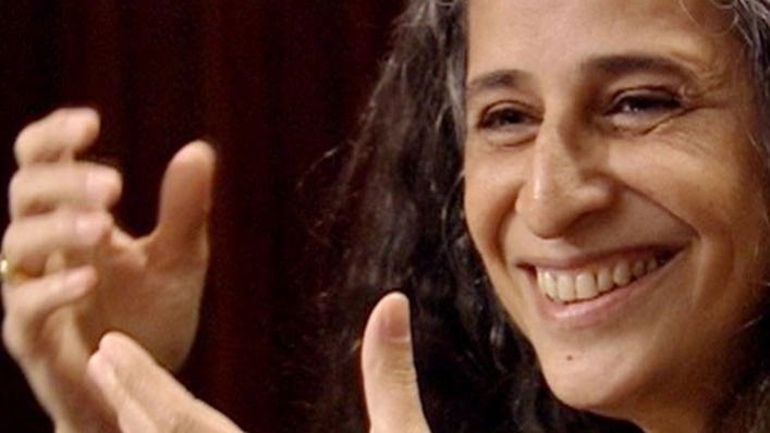 Maria Bethania: Música y Perfume