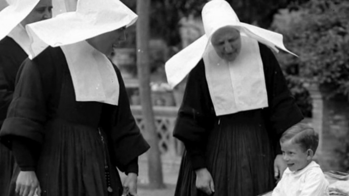 La madre sola